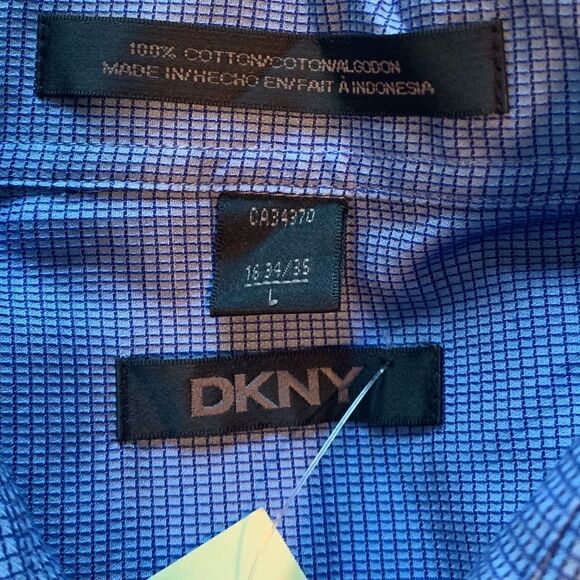 NWT! DKNY blue button down top. Size large‎ - Picture 3 of 10